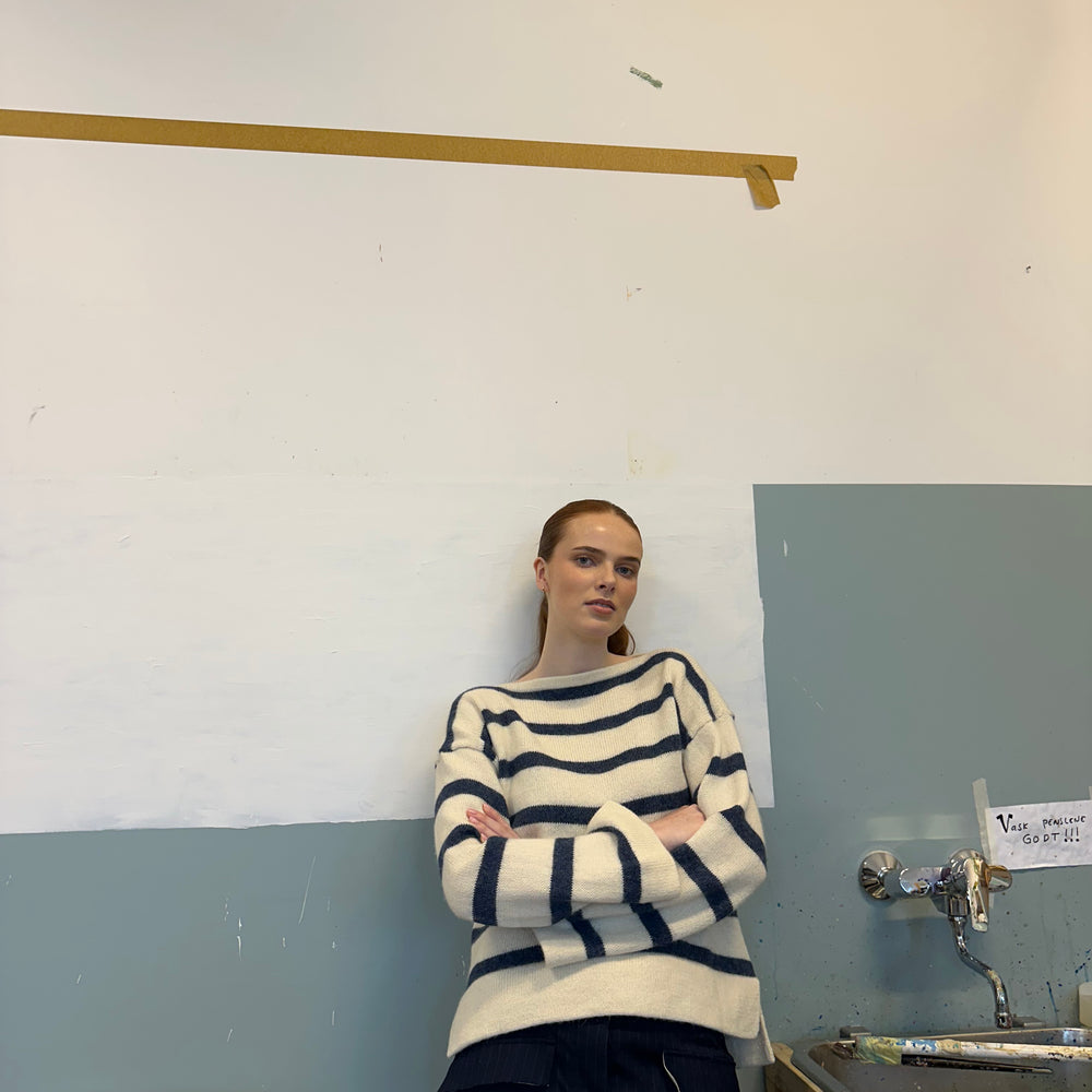 
                      
                        Genser Stripe Alpakka Jeansblå
                      
                    