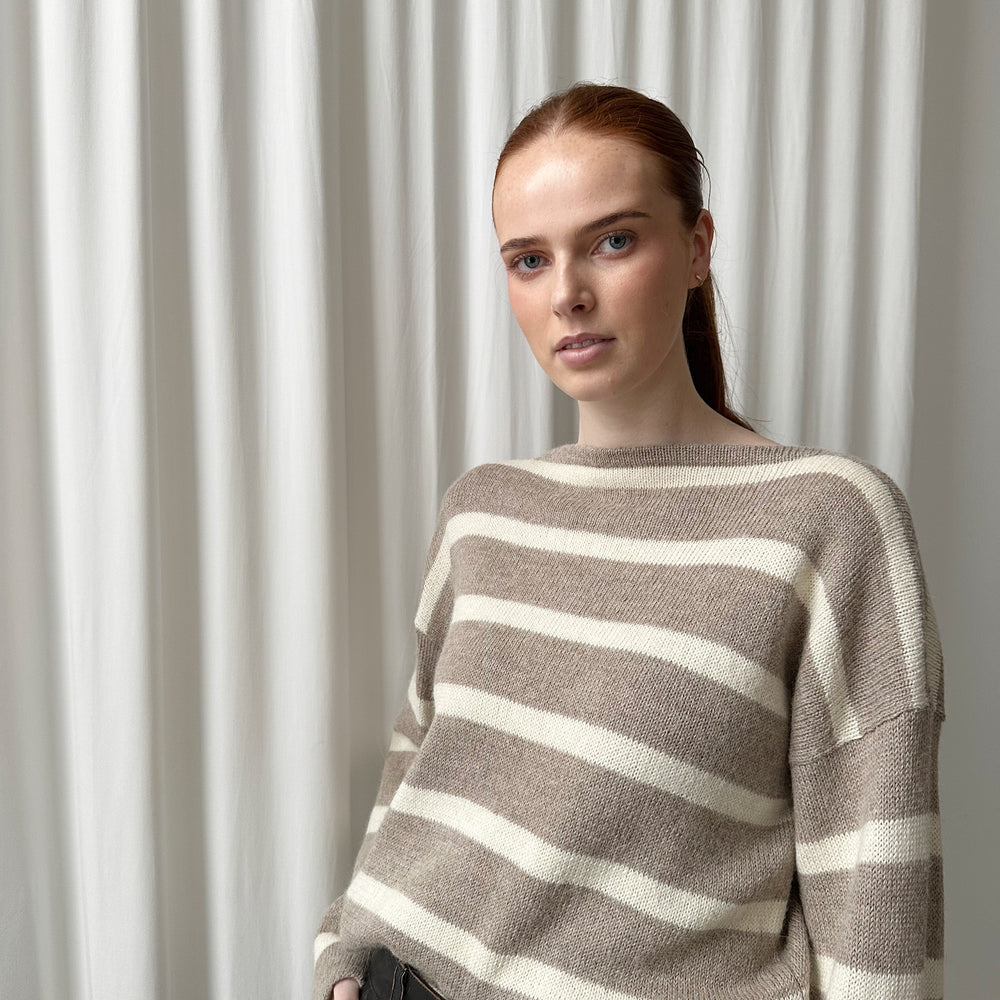 
                      
                        Genser Stripe Alpakka Kremhvit
                      
                    