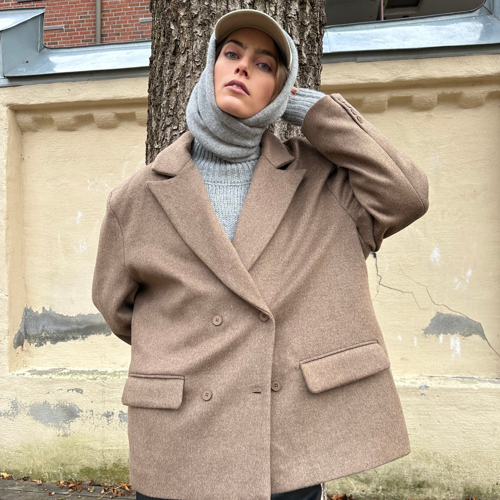 
                      
                        ILAG Lobo blazer
                      
                    
