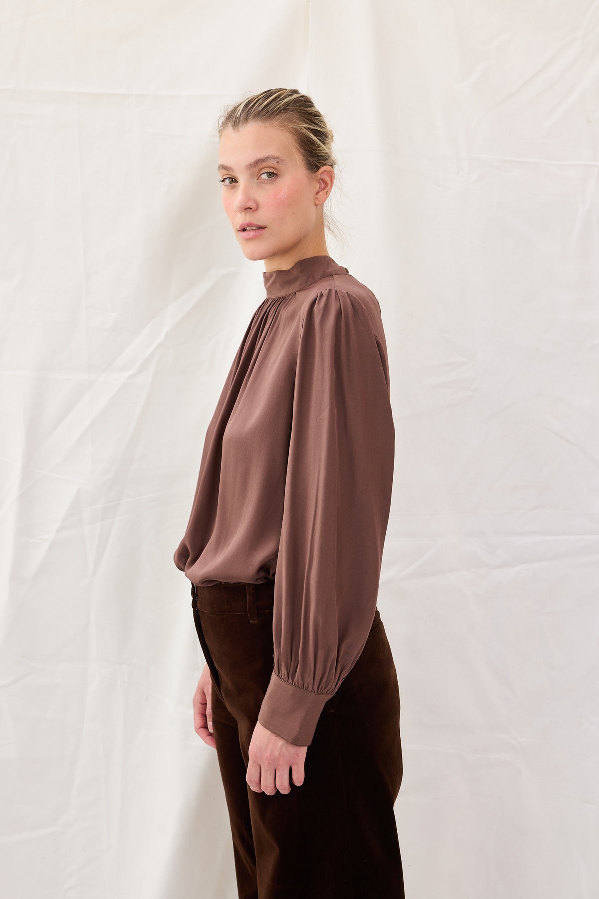 Blouse Andrea Silk Brown Re-