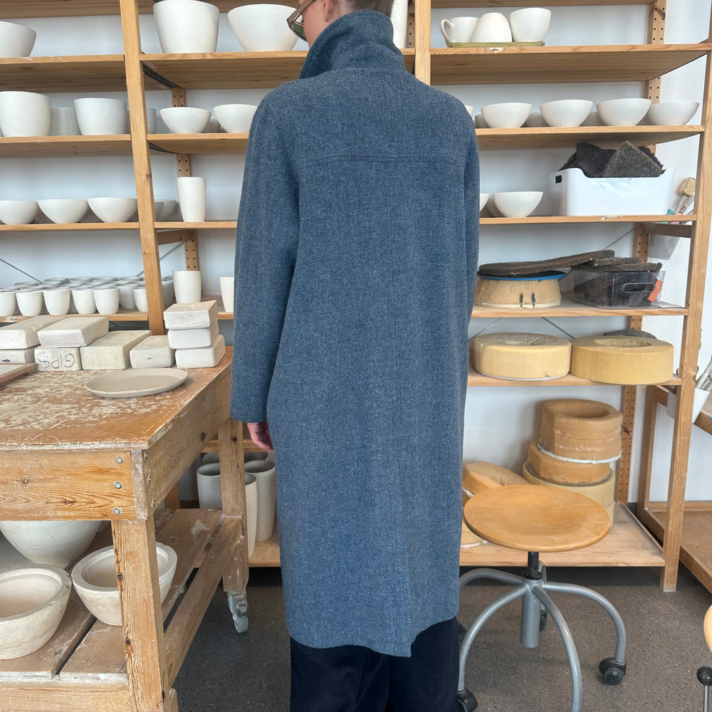 
                      
                        Kåpe Dobbeltspent Harris Tweed Jeansblå
                      
                    