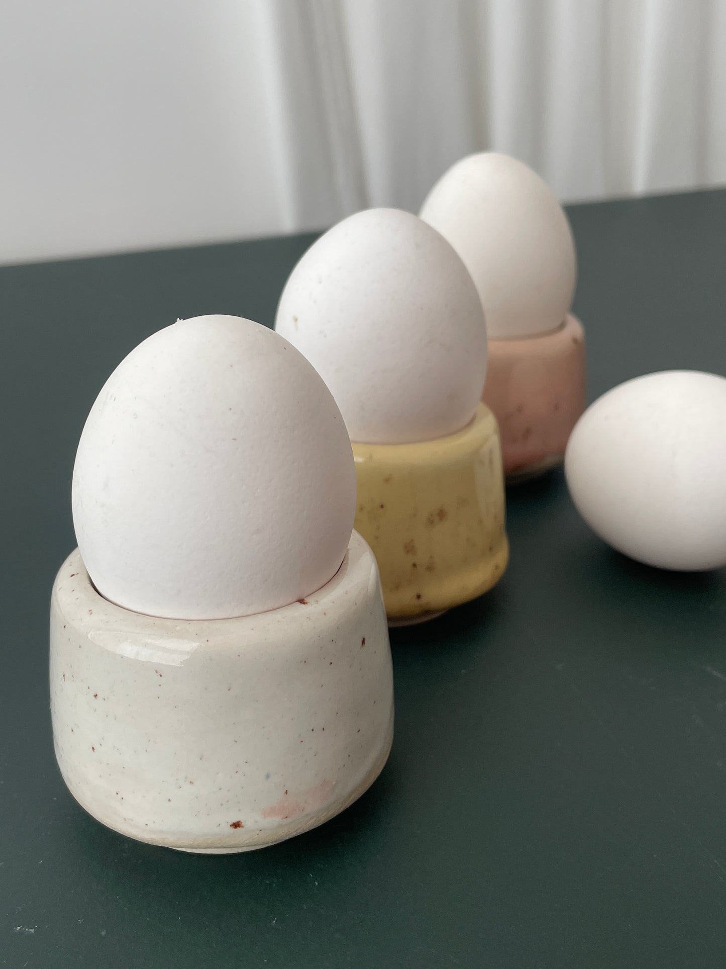 Aurora Eggeglass med spettet glasur