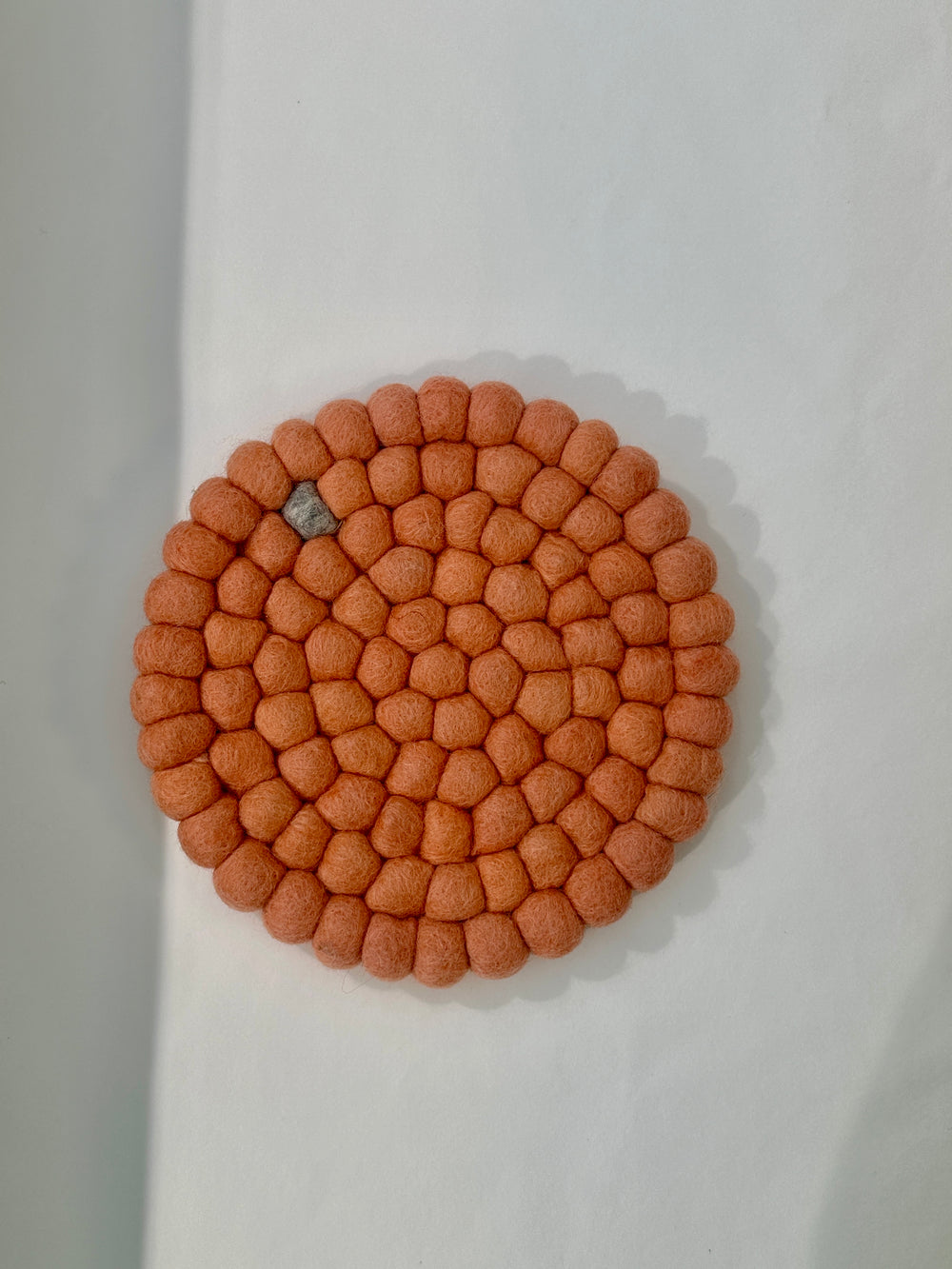 UND Wooldot Coaster Fersken/gråstein