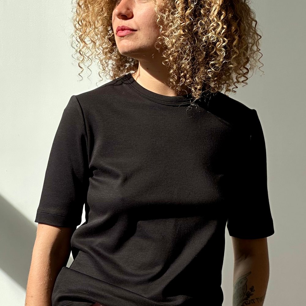 Tee Basic Black Re-