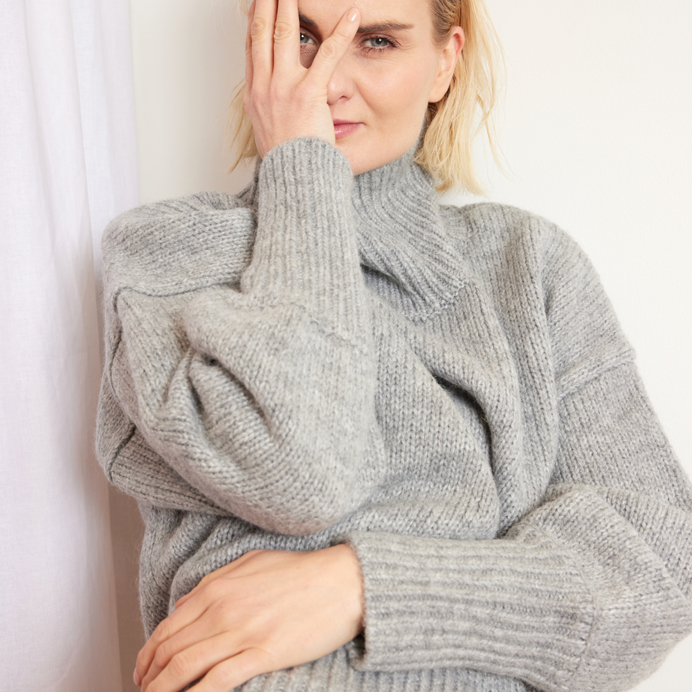 
                      
                        ILAG Frisk summer sweater Grey melange
                      
                    