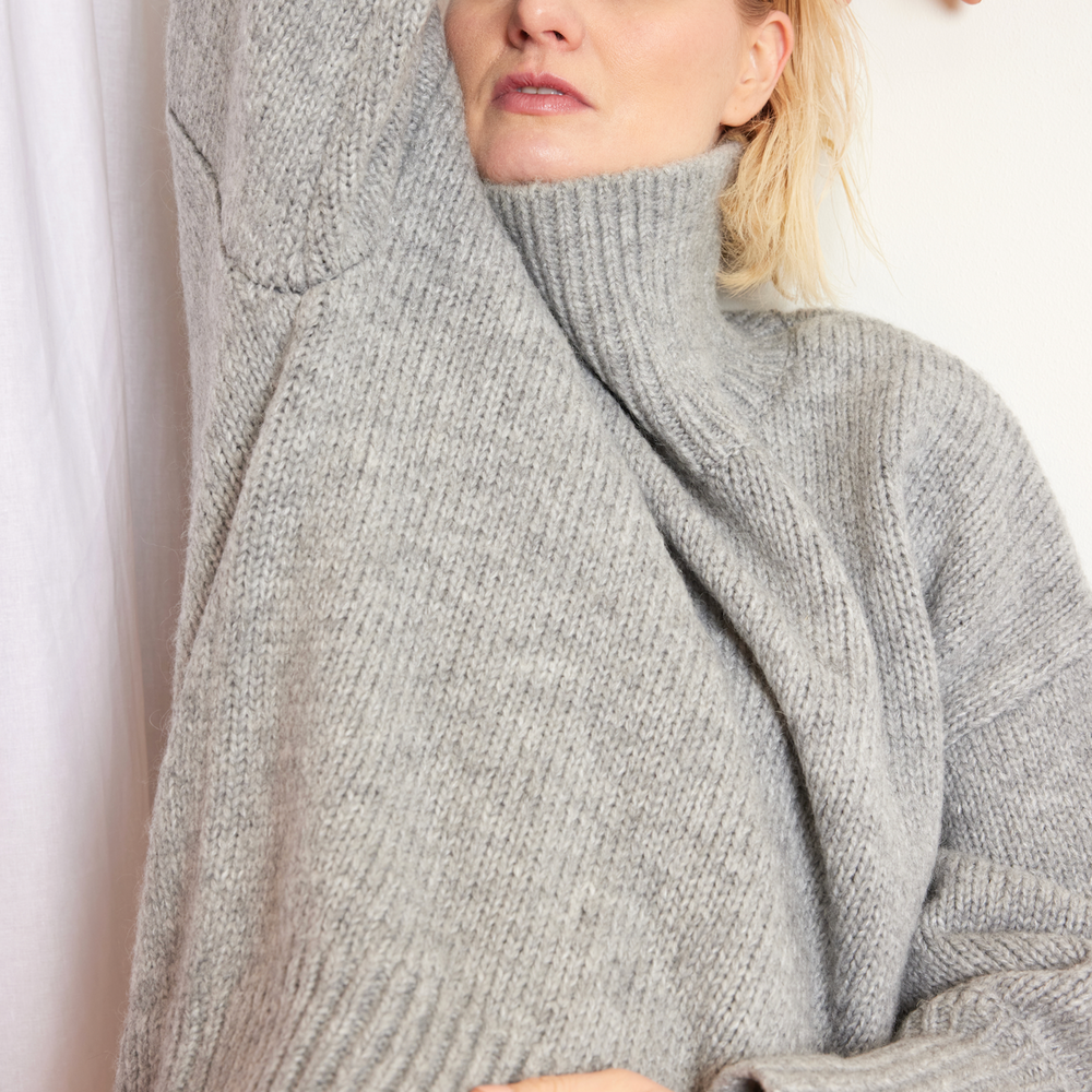 
                      
                        ILAG Frisk summer sweater Grey melange
                      
                    
