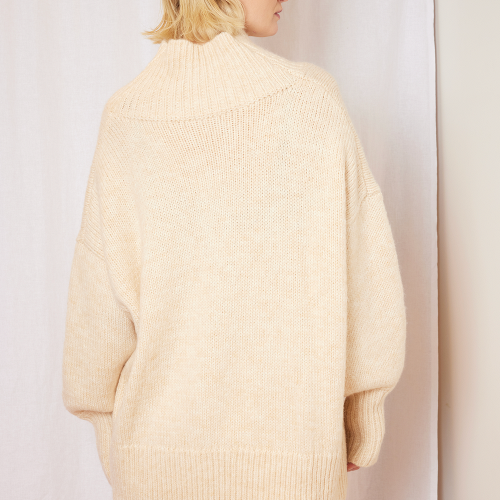 
                      
                        ILAG Frisk summer sweater creme
                      
                    