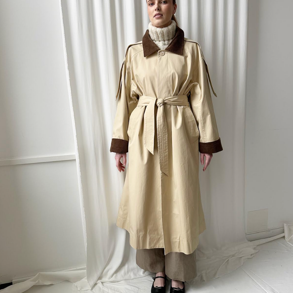 
                      
                        ILAG Petrell mac coat
                      
                    