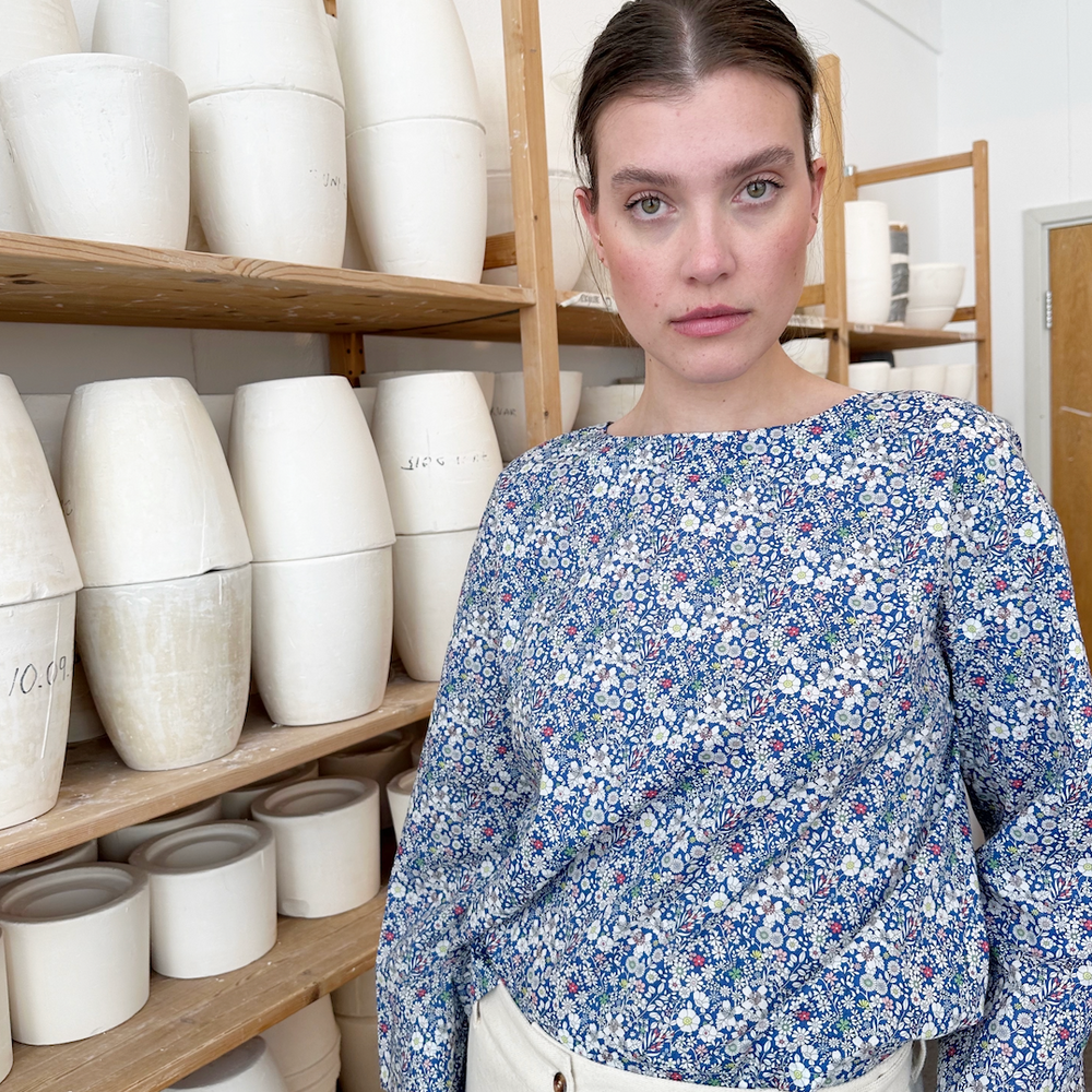 
                      
                        Bluse Sommer Liberty Blå Sommerblomster
                      
                    