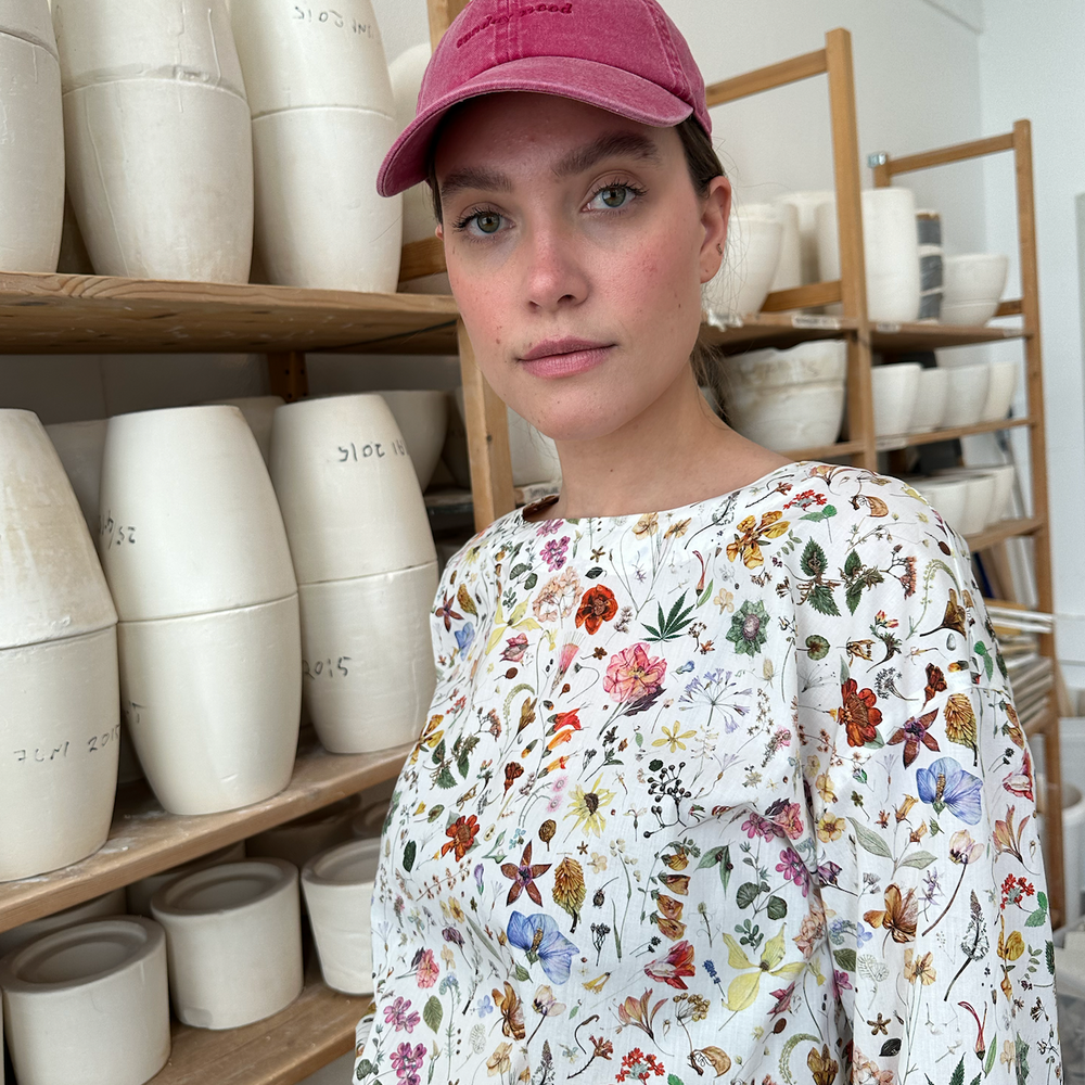 
                      
                        Bluse Sommer Liberty Hvit m/Sommerblomster
                      
                    