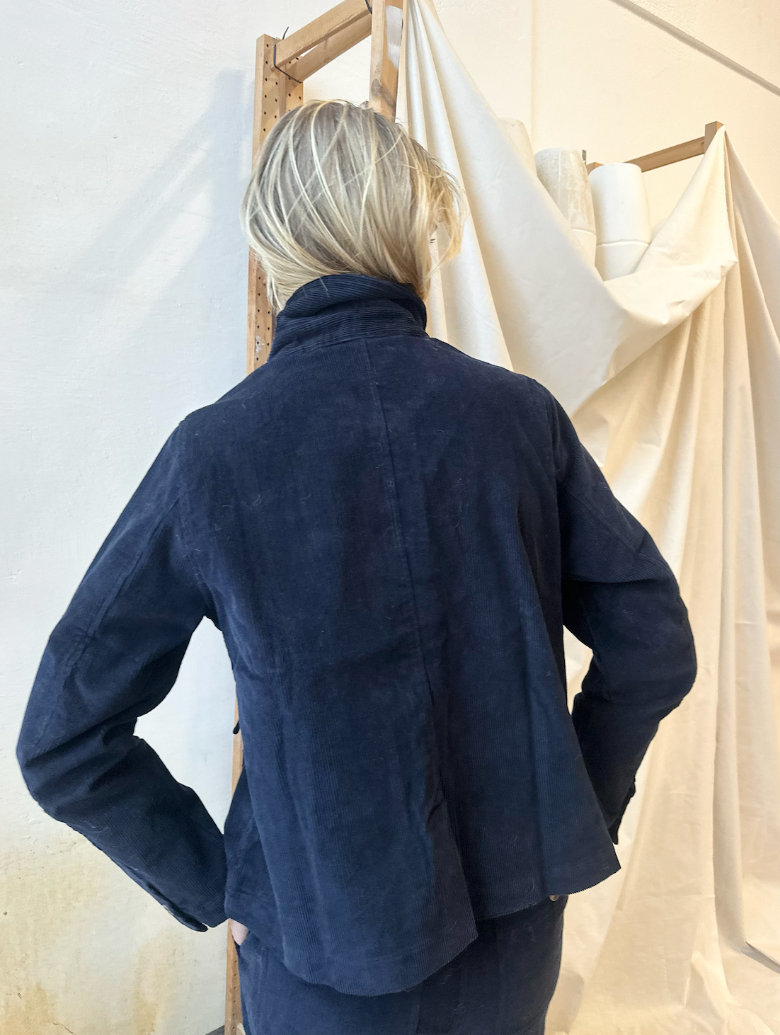 Jacket Cord Navy Re-