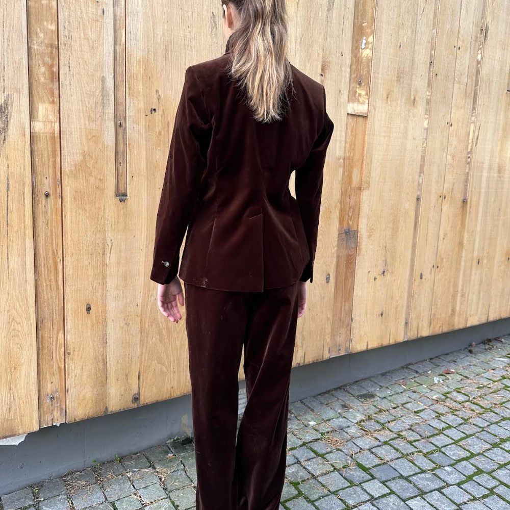 
                      
                        Pant Wide 2 Velvet Brown Re-
                      
                    