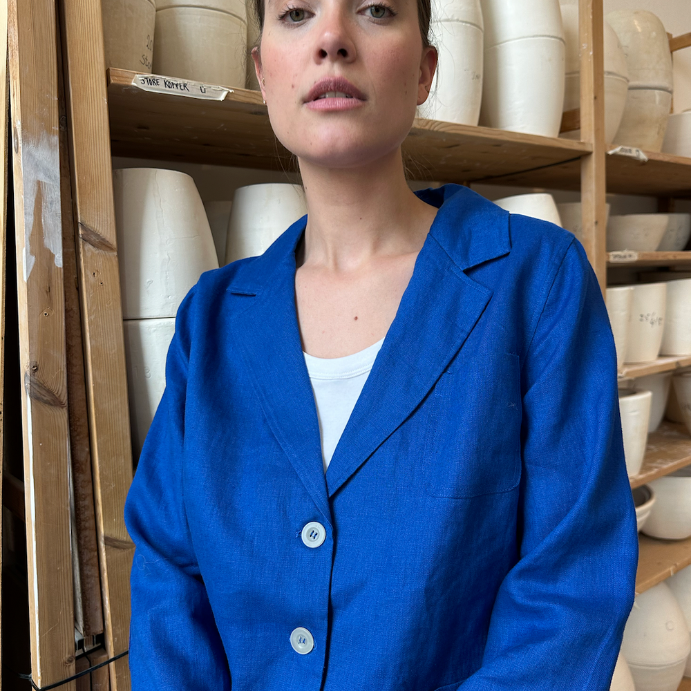 
                      
                        Blazer Thao Linen Blue Re-
                      
                    