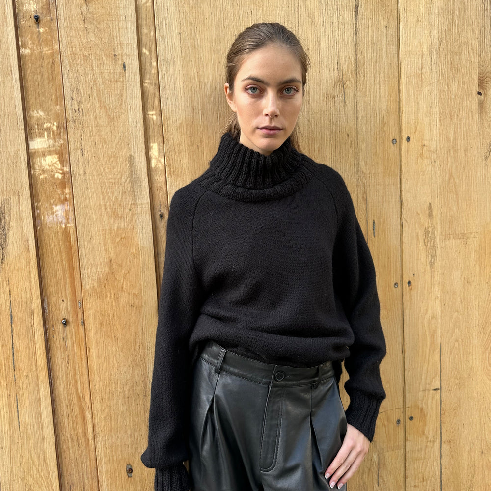 Genser Ragland Cosy Alpakka Sort