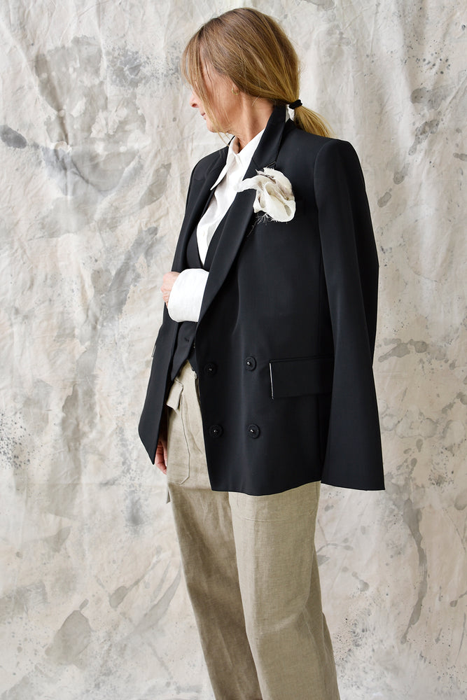 Studio Re- Sort blazer og beige bukse