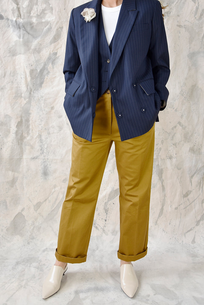 Studio Re- Pinstripe blazer og vest, og sennepsfarget chinos