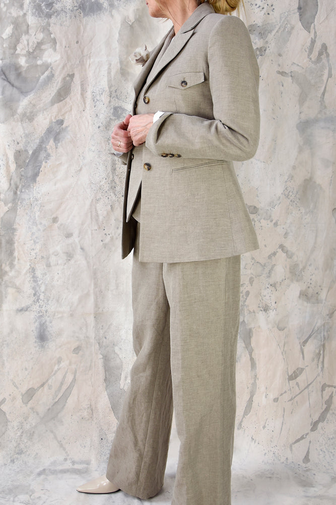 
                      
                        Studio Re- Beige blazer
                      
                    