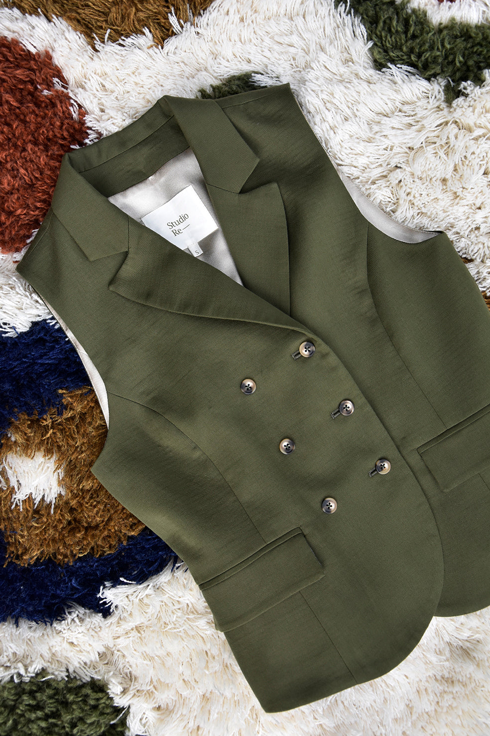 Studio Re- Armygrønn dobbeltspent vest
