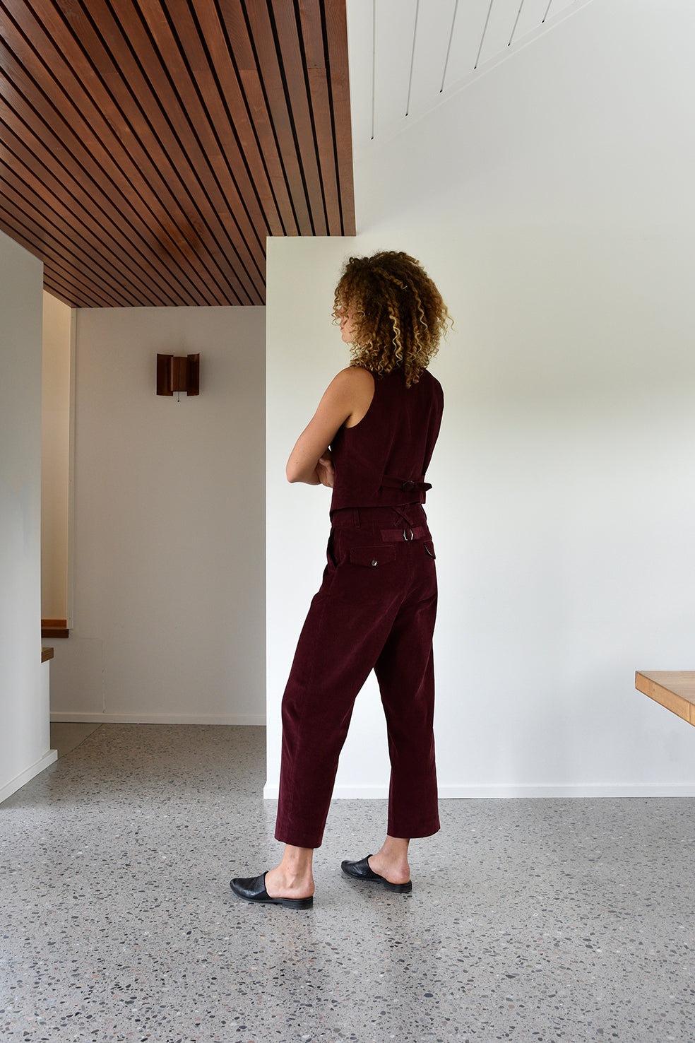 Studio Re- Vinfarget kord vest og bukse
