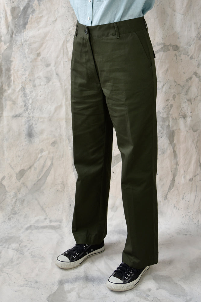 
                      
                        Studio Re- Armyfarget løs chinos
                      
                    