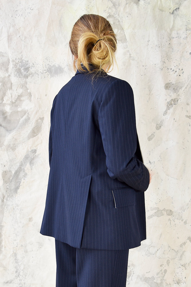 
                      
                        Studio Re- Pinstripe blazer og bukse
                      
                    
